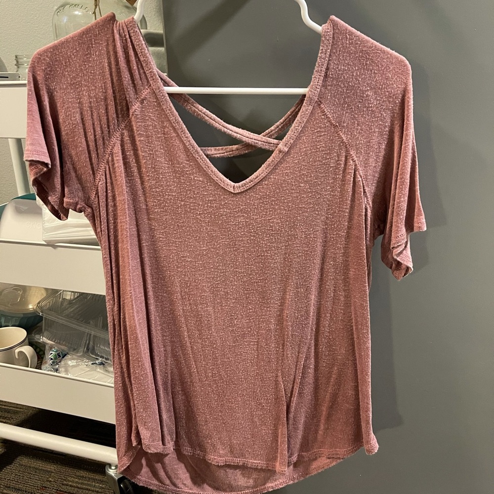 Buckle vneck